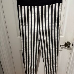 Unique Vintage Black and White Vertical Stripe Kids Leggings